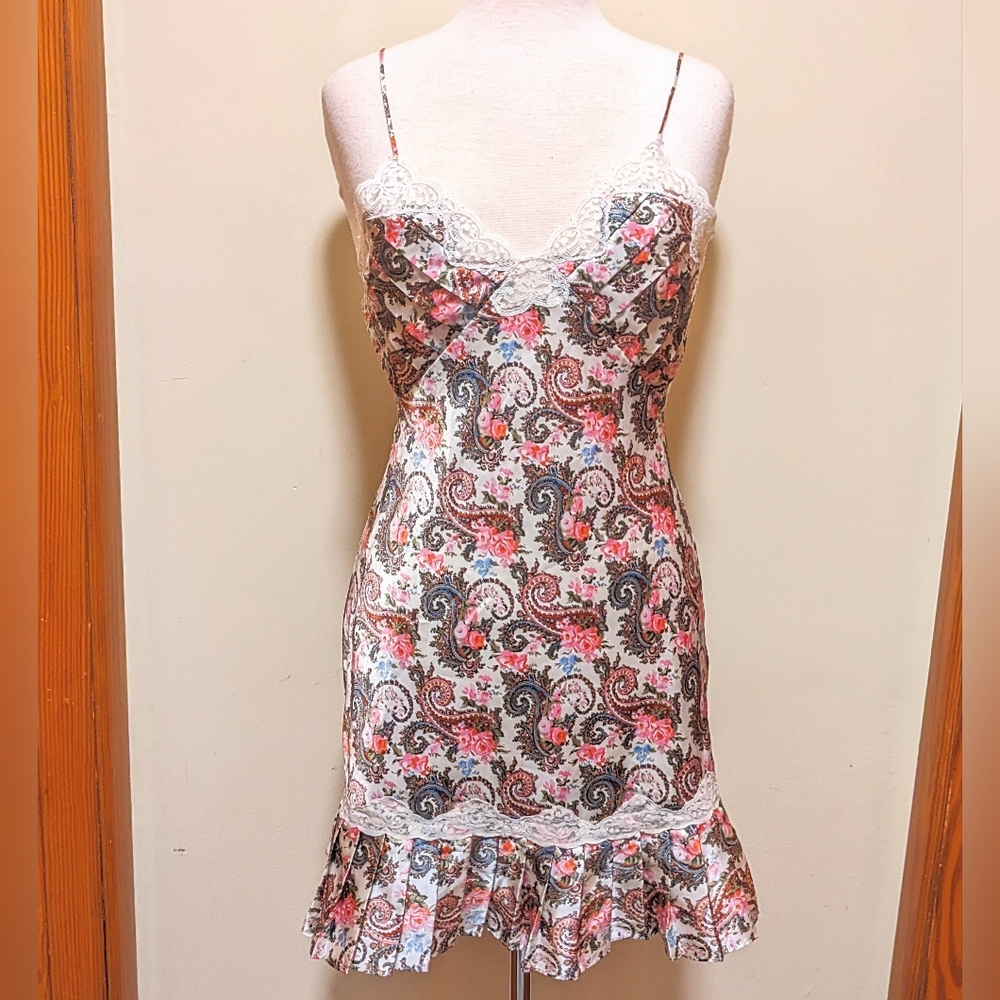 Vintage Victoria's Secret Gold Label Paisley Floral Chemise Nightie Slip